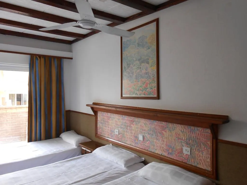 Pension Marbella Roses Španělsko